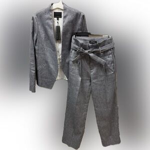 Banana Republic Suit, Perfect for Spring